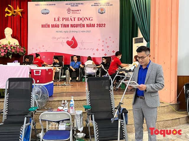 Tiếp nhận hơn 300 đơn vị máu tại Lễ phát động hiến máu tình nguyện năm 2022 - Ảnh 3.