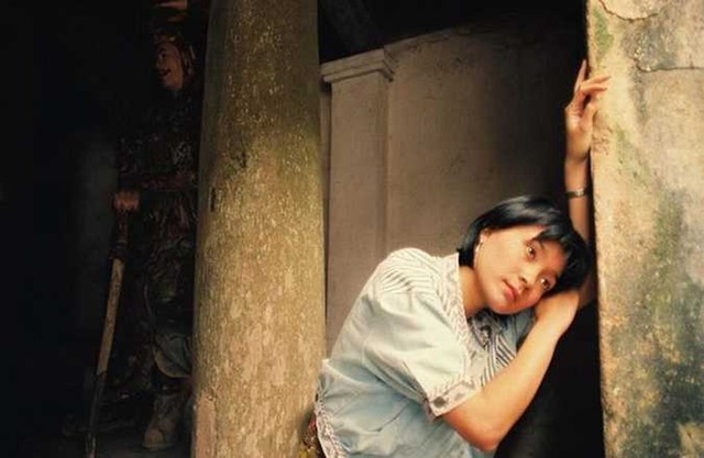 Mỹ nhân nức tiếng phim Việt hơn 20 năm trước: Hình tượng mạnh mẽ khác biệt, giải nghệ vì &quot;chết vai&quot; - Ảnh 3.
