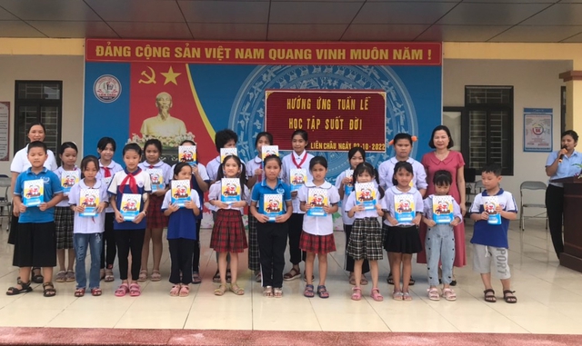Huyện Thanh Oai (Hà Nội) đẩy mạnh ứng dụng công nghệ thông tin vào dạy học - Ảnh 2.