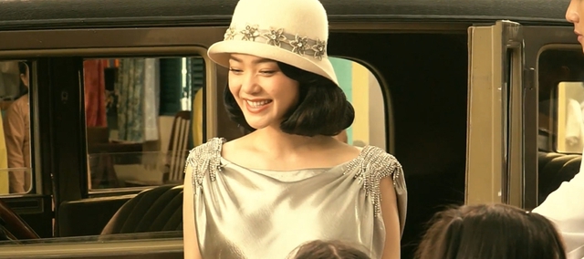 Mê mẩn nhan sắc - thời trang của Minh Hằng ở hậu trường Chị Chị Em Em 2, diễn xuất cũng đầy hứa hẹn - Ảnh 3.