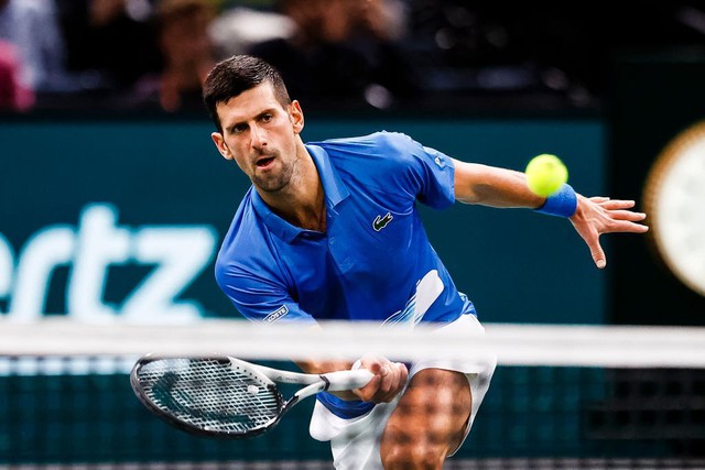 Djokovic thắng trận thứ 11 liên tiếp, vào tứ kết Paris Masters - Ảnh 6.