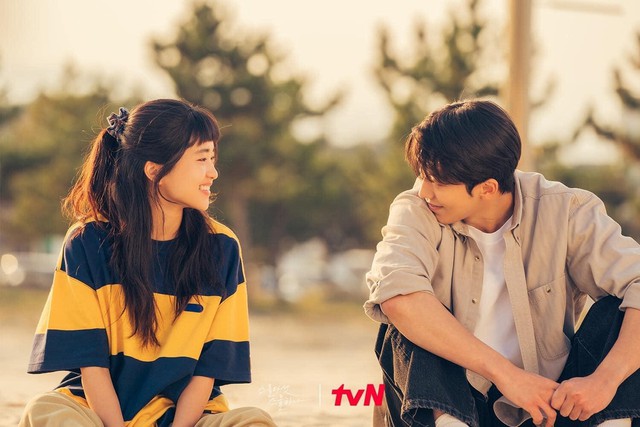 Khắc khoải với 5 mối tình đầu dang dở ở phim Hàn: Đến giờ vẫn còn tiếc cho Kim Yoo Jung - Ảnh 2.