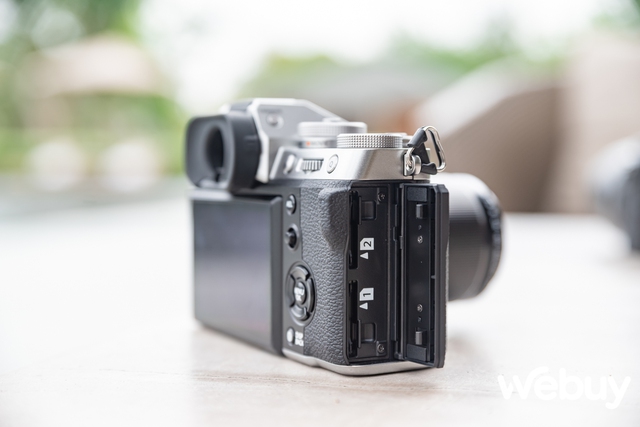 Cận cảnh Fujifilm X-T5 tại Việt Nam: Cảm biến 40MP có chống rung IBIS, quay video 6.2K, giá gần 43.5 triệu đồng - Ảnh 12.