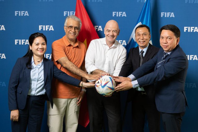 Chủ tịch FIFA: &quot;Hy vọng ngày càng có thêm nhiều quốc gia tiếp nối Việt Nam có được những thành tích xuất sắc&quot; - Ảnh 1.