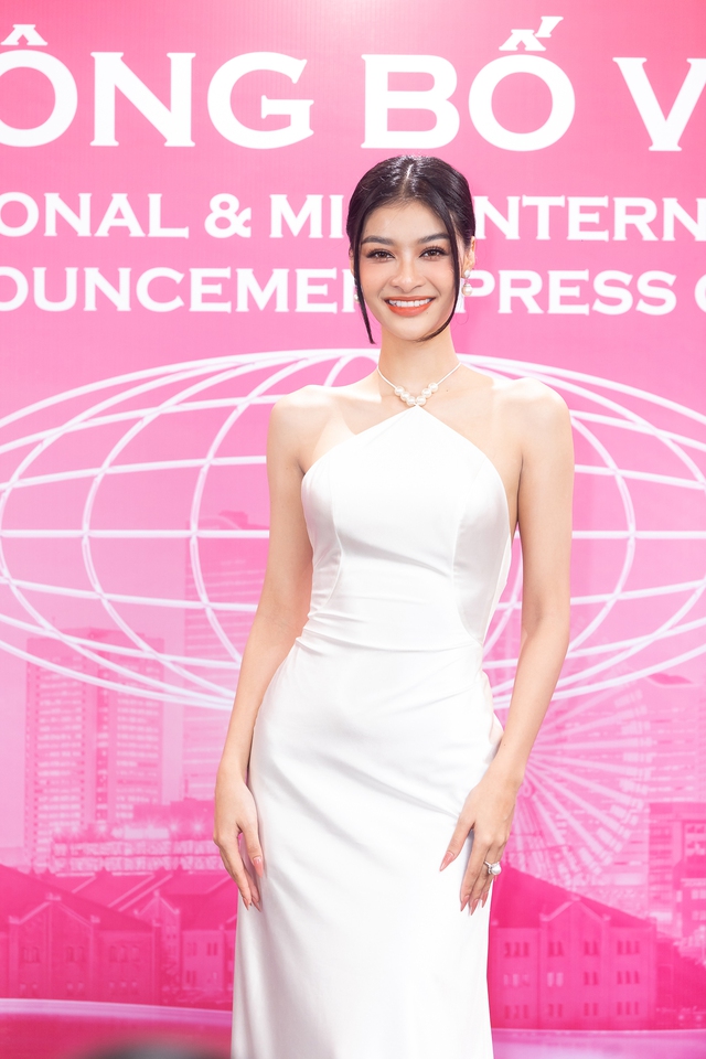 Thảm đỏ công bố vương miện Miss International: Mai Phương, Thúy Vân đọ sắc cùng Hoa hậu quốc tế - Ảnh 5.