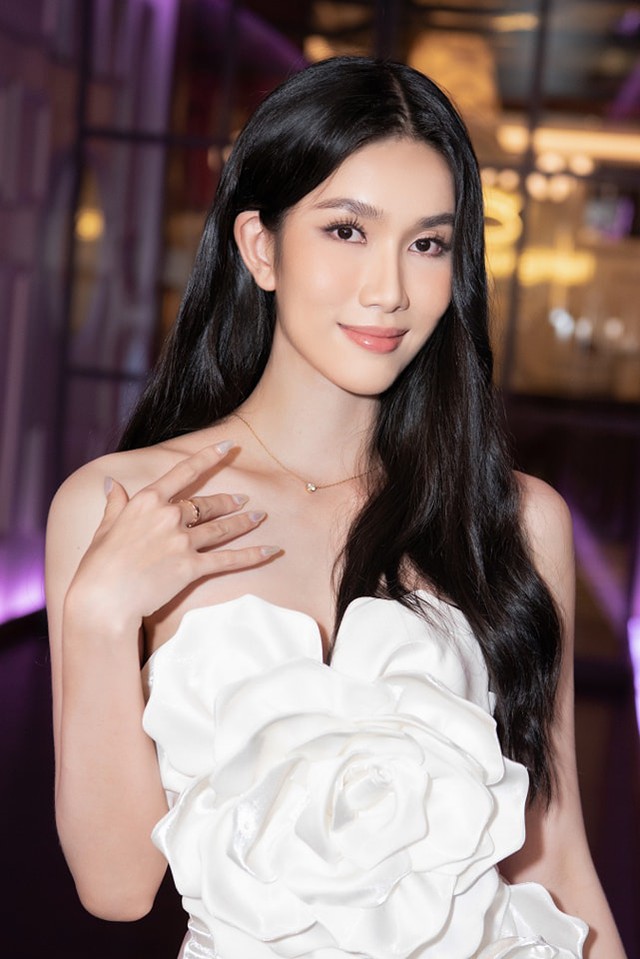 Vẻ đẹp và học vấn khủng của nàng hậu Việt được kỳ vọng sẽ mang về vương miện Miss International - Ảnh 3.
