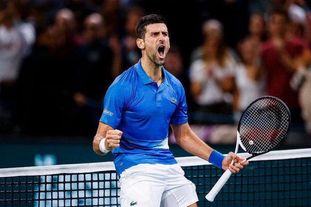 Nhọc nhằn hạ Tsitsipas, Djokovic vào chung kết Paris Masters - Ảnh 8.