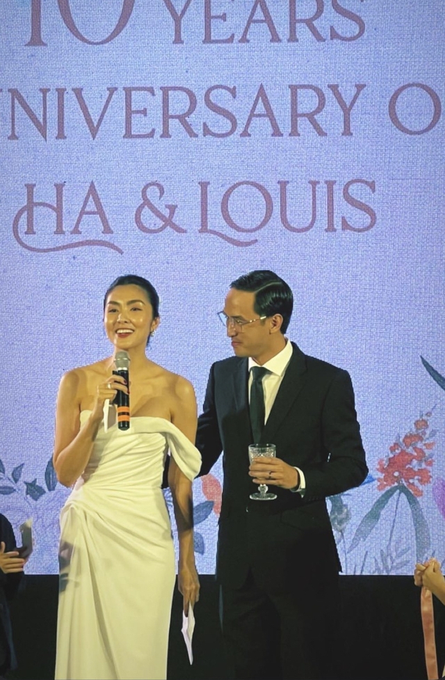 Trọn vẹn tiệc 10 năm ngày cưới của Hà Tăng: Không gian lãng mạn, Phương Khánh và hội bạn góp mặt - Ảnh 3.
