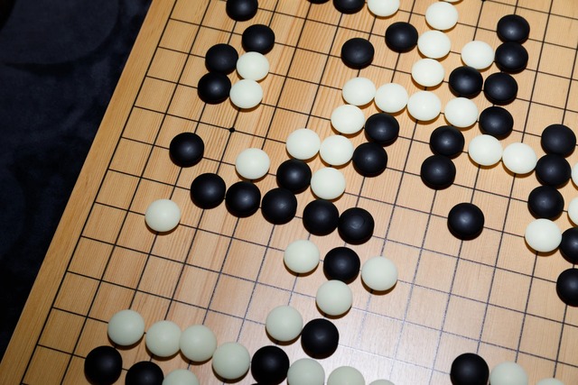 Vô chiêu thắng hữu chiêu: Thủ thuật đánh bại AI cờ vây hàng đầu thế giới hóa ra đơn giản không ngờ - Ảnh 3.
