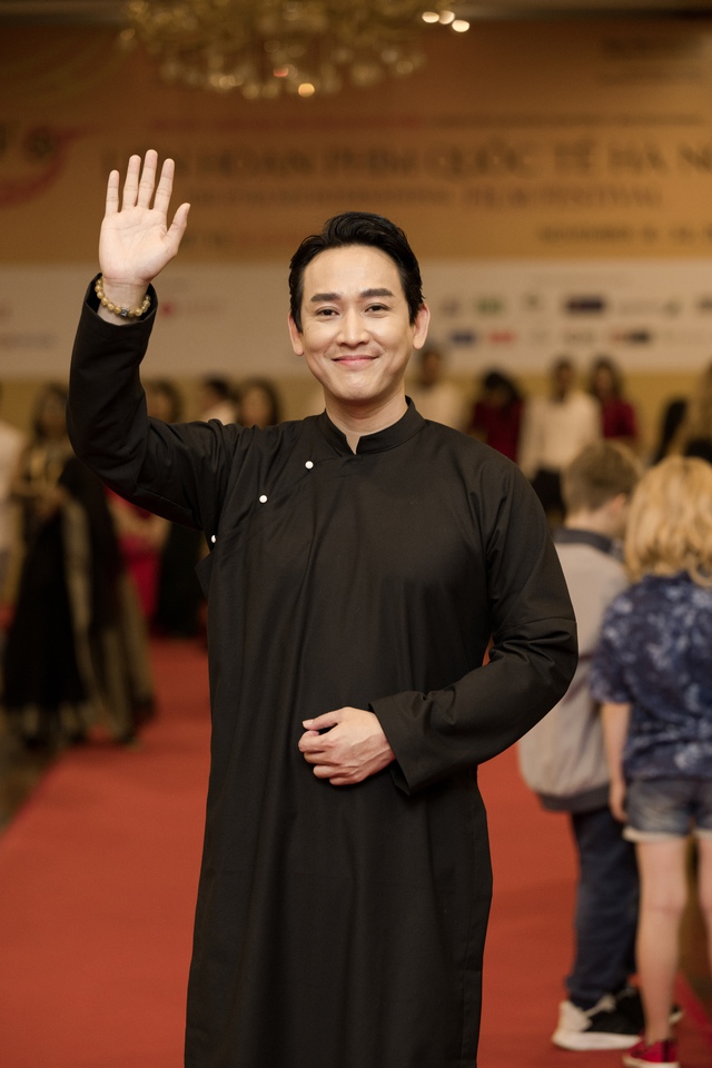 Hoa hậu Đỗ Hà, Mai Phương và dàn sao Việt đổ bộ thảm đỏ Liên hoan phim Quốc tế Hà Nội - Ảnh 1.