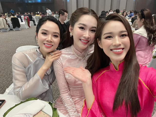 3 Hoa hậu Việt Nam đọ sắc chung khung ảnh: Người lui về hậu trường suốt 20 năm, người sắp kết thúc nhiệm kì  - Ảnh 1.
