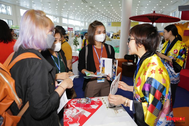 Hơn 3.600 lượt mua bán, trao đổi tại Hội chợ Du lịch quốc tế Đà Nẵng 2022 - Ảnh 1.
