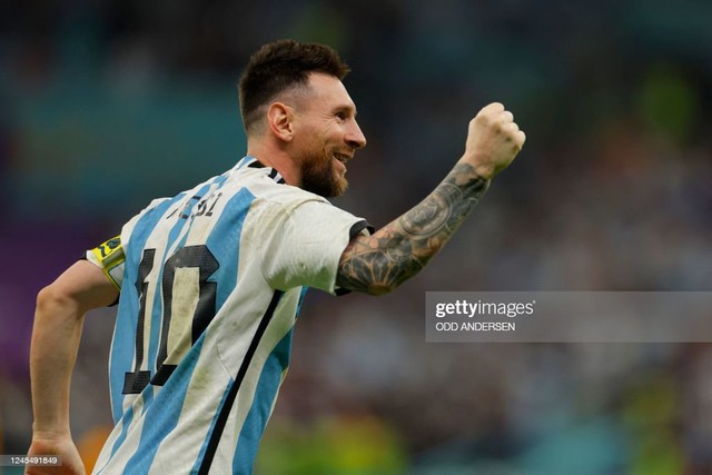 Đội hình xuất sắc nhất tứ kết World Cup 2022: Messi &quot;cô đơn&quot;, Croatia gây ấn tượng mạnh - Ảnh 1.