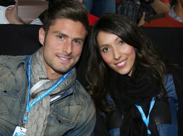 Những chuyện tình &quot;chị - em&quot; tại World Cup 2022: Mbappe hẹn hò bạn gái hơn 8 tuổi, Giroud được vợ tha thứ cho sai lầm lớn - Ảnh 6.