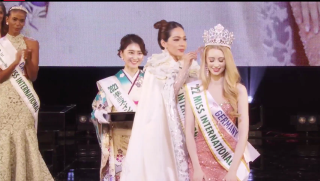 Toàn cảnh chung kết Miss International: Người đẹp Đức đăng quang, Phương Anh trượt Top 15 gây sốc - Ảnh 11.