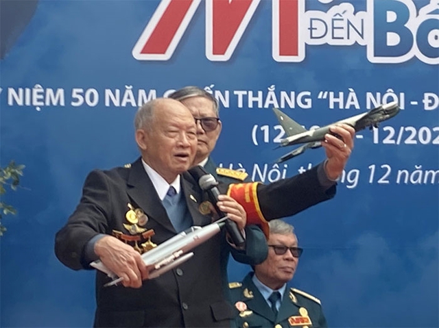 &quot;Từ mặt đất đến bầu trời” lần đầu tiên giới thiệu câu chuyện của 108 phi công Việt Nam - Ảnh 2.