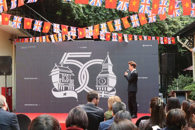 Công bố logo kỷ niệm 50 năm thiết lập quan hệ ngoại giao Việt Nam - Anh - Ảnh 1.