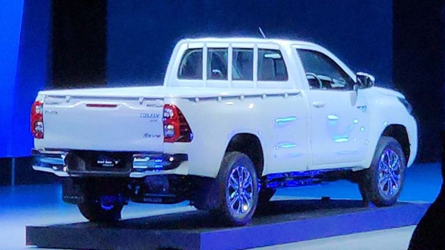 Toyota Hilux ra mắt bản thuần điện chính hãng dưới dạng ý tưởng - Ảnh 2.