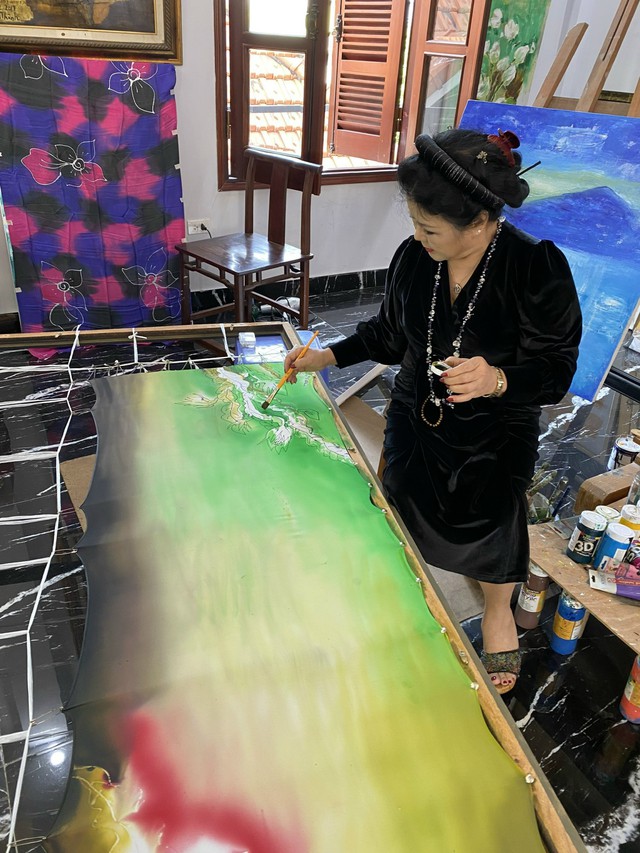 Họa sĩ Văn Dương Thành mở triển lãm thứ 100 - Ảnh 3.