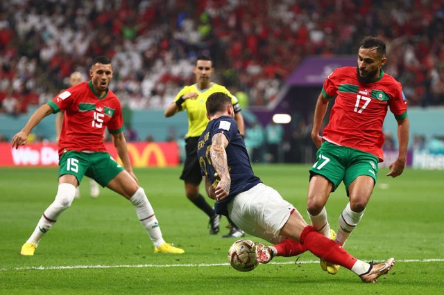 Morocco gửi đơn khiếu nại trọng tài lên FIFA - Ảnh 2.