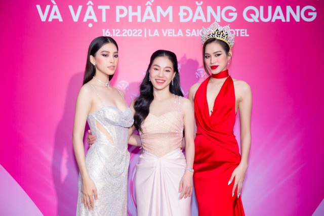 Thảm đỏ Hoa hậu Việt Nam 2022: Đỗ Hà, Tiểu Vy và dàn mỹ nhân đổ bộ, vương miện được công bố - Ảnh 5.