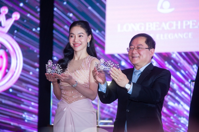 Thảm đỏ Hoa hậu Việt Nam 2022: Đỗ Hà, Tiểu Vy và dàn mỹ nhân đổ bộ, vương miện được công bố - Ảnh 9.