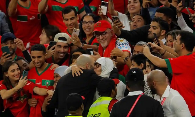 Phía sau hành trình đẹp như cổ tích của đội tuyển Morocco tại World Cup là mẹ, là gia đình! - Ảnh 4.