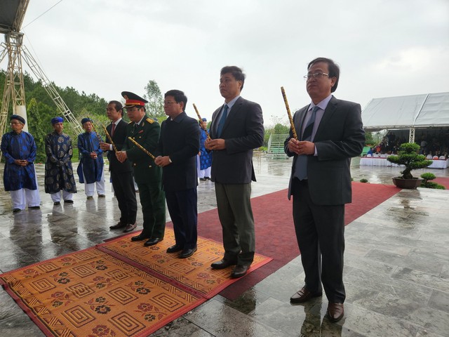 Dâng hương kỷ niệm 234 năm Nguyễn Huệ lên ngôi Hoàng đế, xuất binh đại phá quân Thanh - Ảnh 5.