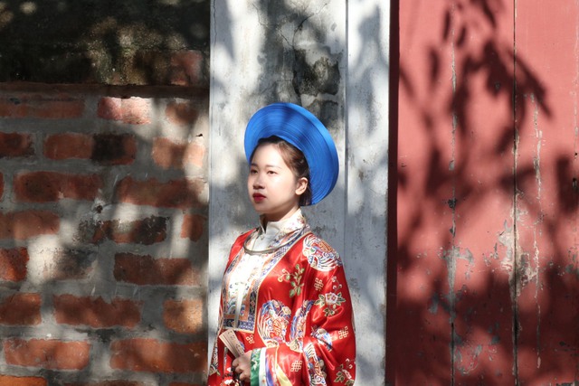 Giới trẻ Hà Nội hào hứng diện áo cổ phục diễu hành trên đường phố - Ảnh 5.