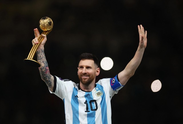 Đội hình xuất sắc nhất World Cup 2022: Messi, Mbappe nổi bật giữa dàn hảo thủ - Ảnh 4.