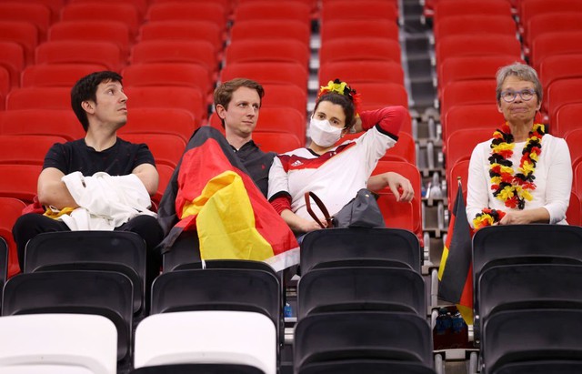 Fan nữ đẫm lệ chứng kiến tuyển Đức mùa World Cup thứ 2 liên tiếp &quot;rụng&quot; ở vòng bảng - Ảnh 6.