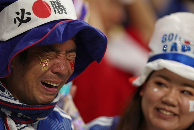 Fan vỡ òa sung sướng khi Nhật Bản tạo địa chấn, giành vé knock-out World Cup 2022 - Ảnh 3.