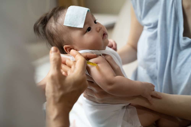 Những lưu ý quan trọng khi tiêm vắc xin sởi quai bị Rubella cho trẻ - Ảnh 3.