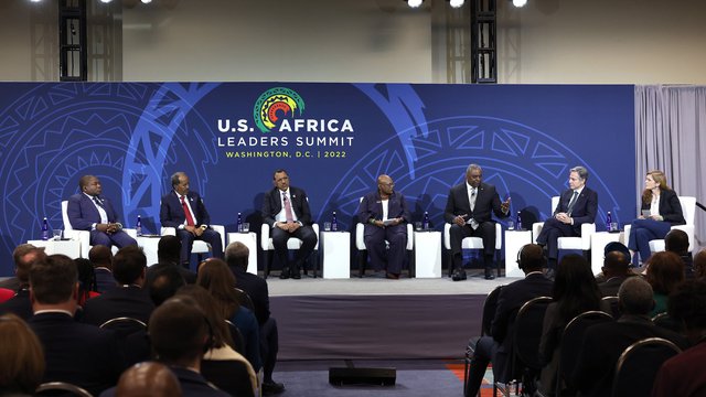 Hội nghị thượng đỉnh Mỹ-Châu Phi: Mỹ đưa ra nhiều cam kết nhưng khó cạnh tranh với Trung Quốc và Nga? - Ảnh 2.