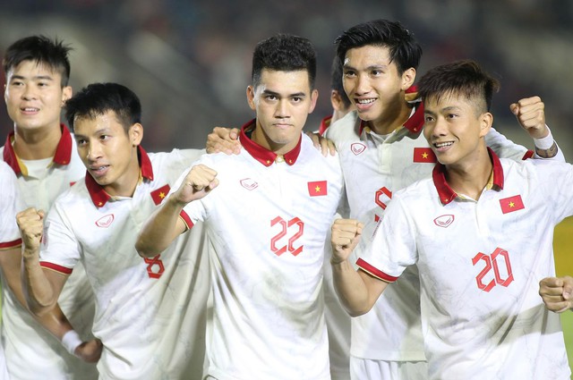 Tiến Linh &quot;mở tài khoản&quot; cho đội tuyển Việt Nam tại AFF Cup 2022 - Ảnh 1.