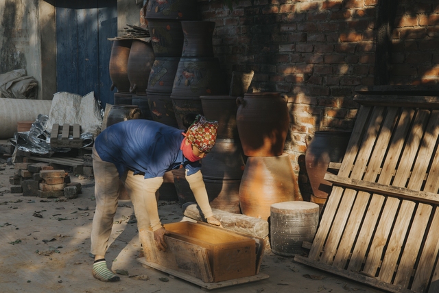 Làng gốm thủ công hơn 700 năm tuổi tất bật ngày giáp Tết - Ảnh 5.