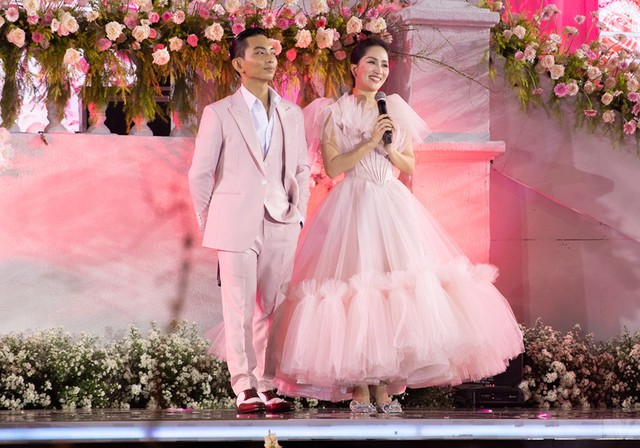 Khánh Thi chi gần 1 tỉ đồng cho 3 bộ váy lộng lẫy trong ngày cưới - Ảnh 10.