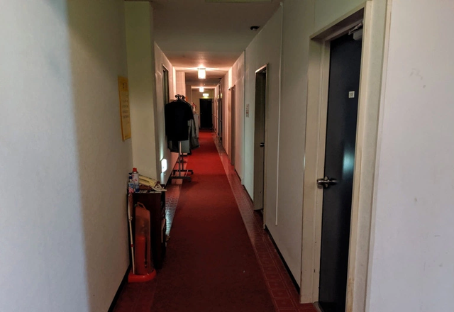 Khách sạn rẻ nhất Nhật Bản, chỉ 20 nghìn đồng/đêm mà đầy đủ tiện nghi nhưng chẳng mấy ai dám đến, hỏi ra mới biết có lý do 'khó nói' - Ảnh 4.