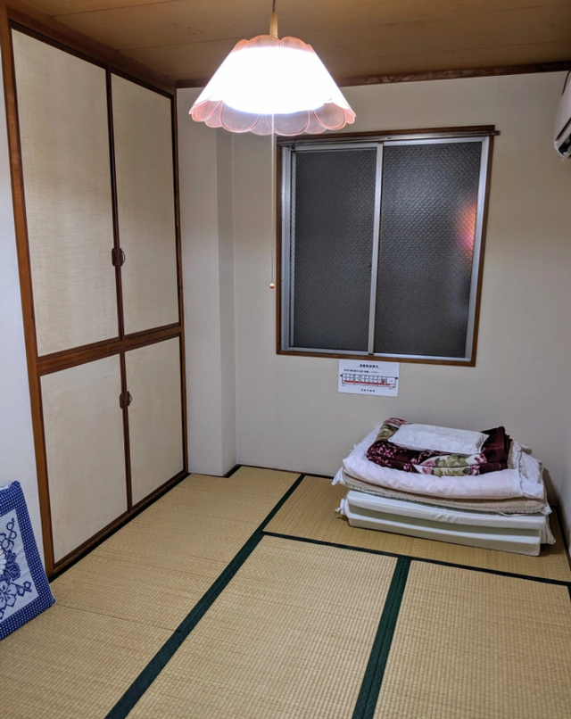 Khách sạn rẻ nhất Nhật Bản, chỉ 20 nghìn đồng/đêm mà đầy đủ tiện nghi nhưng chẳng mấy ai dám đến, hỏi ra mới biết có lý do 'khó nói' - Ảnh 6.
