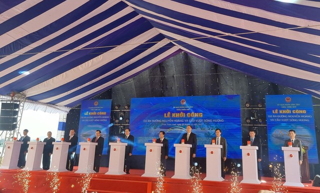 Khởi công Dự án đường Nguyễn Hoàng và cầu vượt qua sông Hương hơn 2.281 tỷ đồng - Ảnh 1.