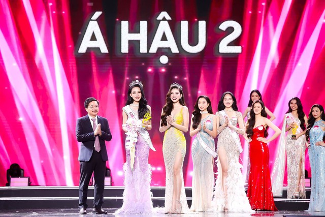 Huỳnh Thị Thanh Thuỷ chính thức trở thành Hoa hậu Việt Nam 2022 - Ảnh 22.