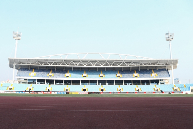 Sân Mỹ Đình chuẩn bị những bước cuối cho ĐT Việt Nam thi đấu tại vòng bảng AFF Cup 2022 - Ảnh 1.