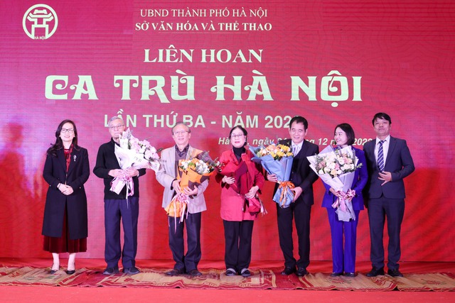 Liên hoan Ca trù Hà Nội lần thứ ba - năm 2022: giữ gìn nghệ thuật truyền thống - Ảnh 3.