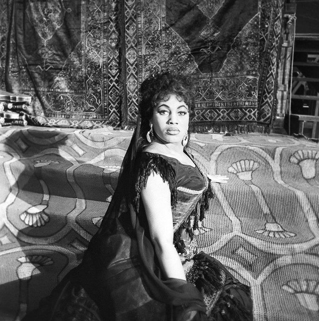 Leontyne Price: Tiếng hát kỳ tích của Diva Opera da màu vĩ đại nhất lịch sử - Ảnh 5.