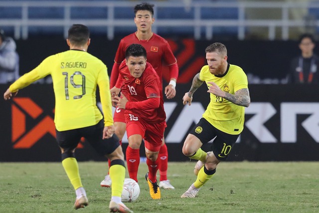 AFF Cup 2022: Báo Hàn Quốc trầm trồ với Quang Hải, dành lời khen cho HLV Park Hang-seo - Ảnh 2.