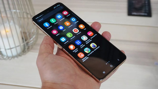 Những tính năng đang được mong chờ nhất trên Samsung Galaxy Z Flip 5 - Ảnh 2.