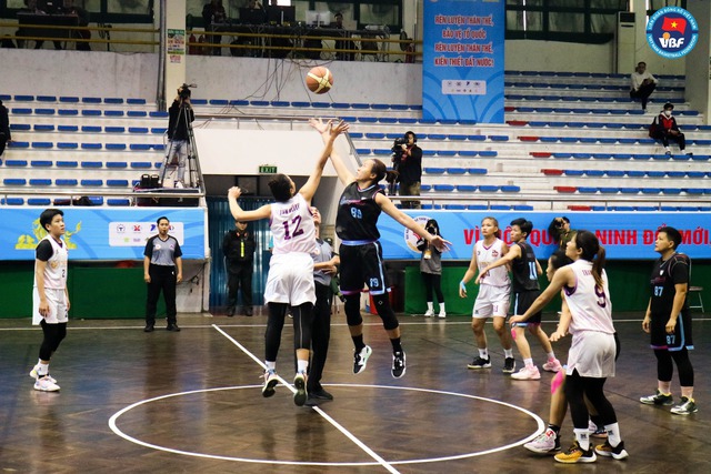 Tổng kết ngày 2/12 Bóng rổ Đại hội Thể thao toàn quốc 2022: Ấn định thành tích của một số đội bóng nữ - Ảnh 1.