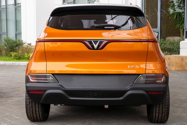 Vinfast công bố giá xe VF5 Plus, nhận đặt cọc từ ngày 10/12/2022 - Ảnh 2.