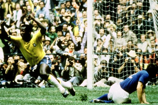 'Vua bóng đá' Pele được tưởng nhớ khắp toàn cầu - Ảnh 1.