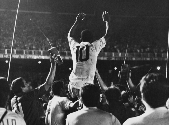 8 dấu ấn đặc biệt nhất trong sự nghiệp của &quot;Vua bóng đá&quot; Pele - Ảnh 5.
